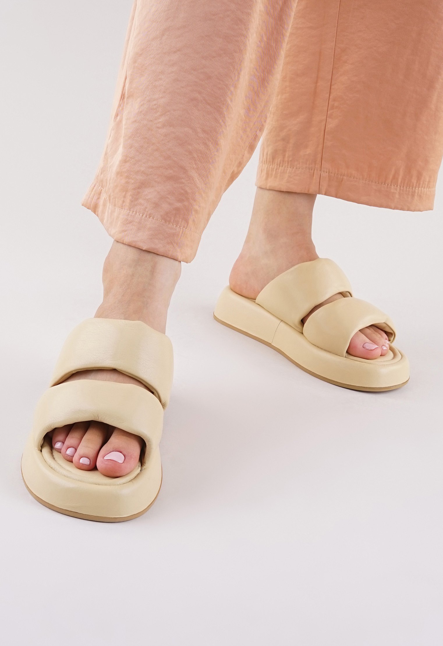 Пантолеты Mario Berlucci Пантолеты Mario Berlucci