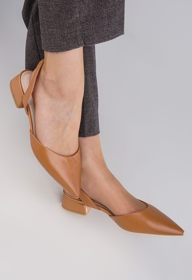 Туфли на низком каблуке Mario Berlucci Туфли на низком каблуке Mario Berlucci