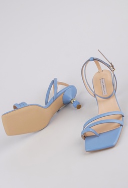 Босоножки на низком каблуке Mario Berlucci Босоножки на низком каблуке Mario Berlucci