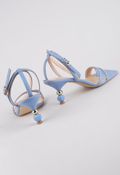 Босоножки на низком каблуке Mario Berlucci Босоножки на низком каблуке Mario Berlucci