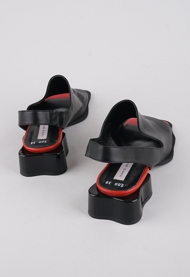 Босоножки на низком каблуке Mario Berlucci Босоножки на низком каблуке Mario Berlucci