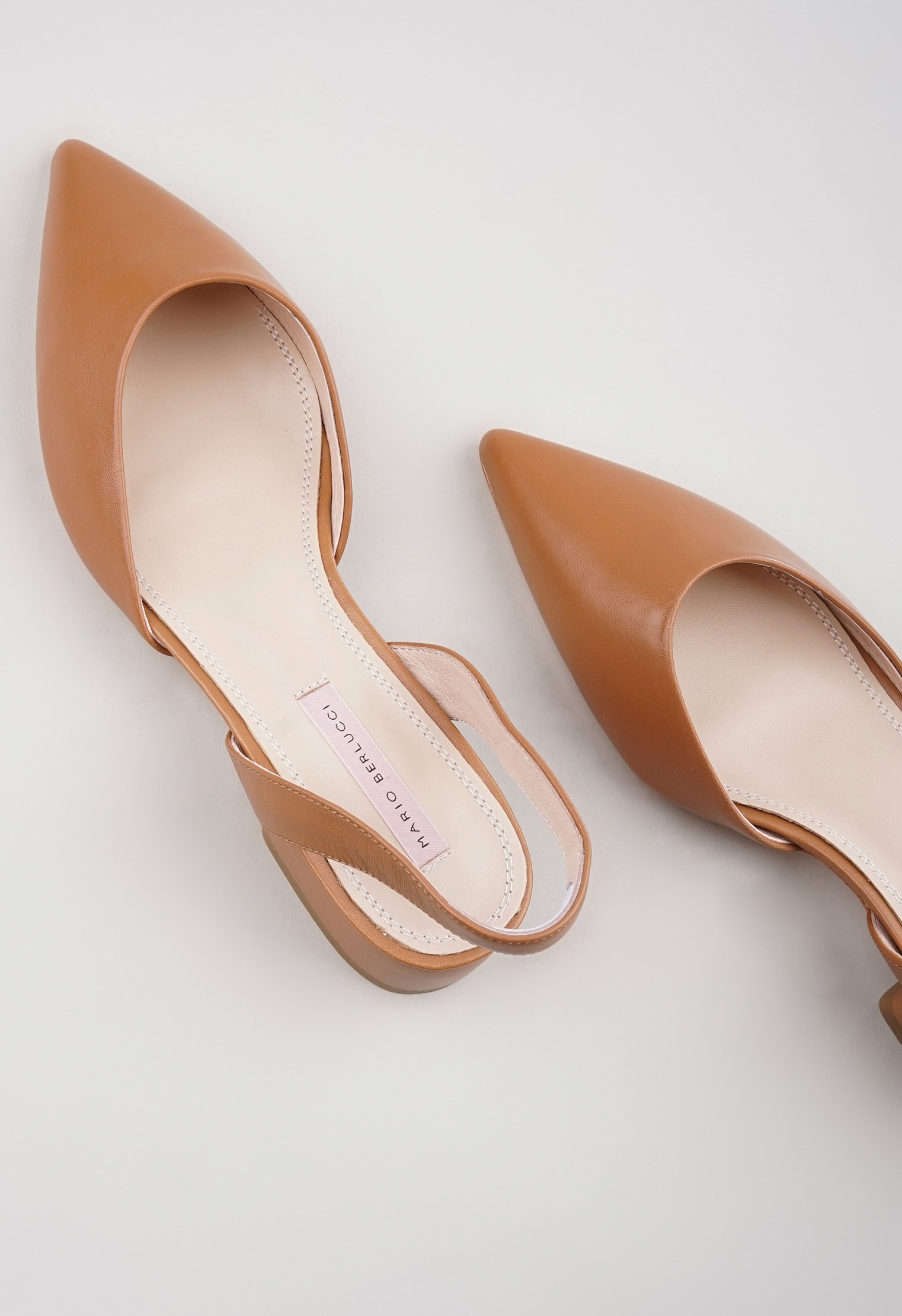 Туфли на низком каблуке Mario Berlucci Туфли на низком каблуке Mario Berlucci