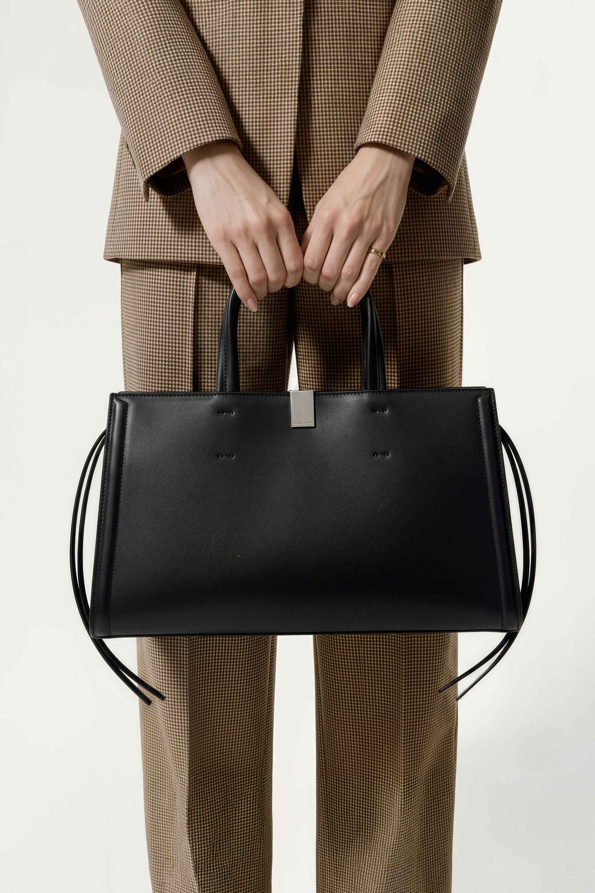 Mario Berlucci 7-J01-1M