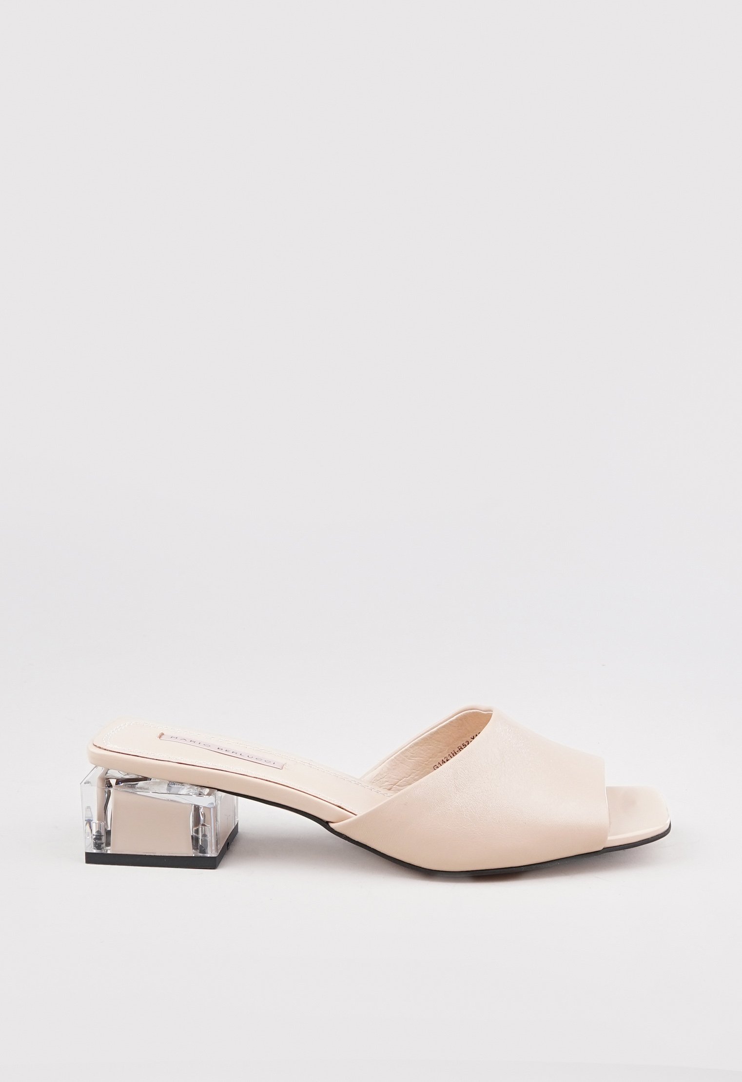 Босоножки на низком каблуке Mario Berlucci Босоножки на низком каблуке Mario Berlucci