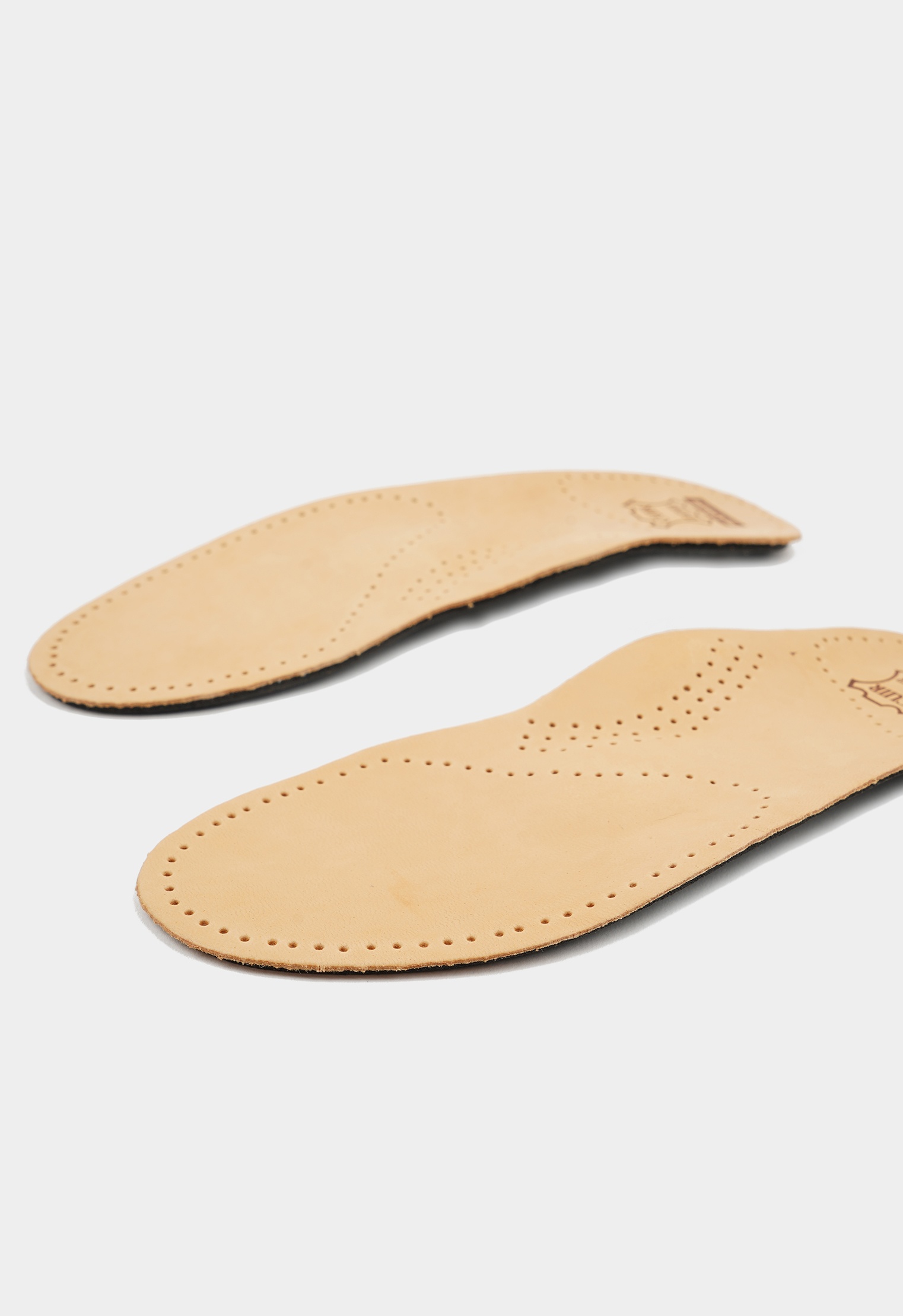 Стельки и вкладыши SAPHIR Стельки и вкладыши SAPHIR