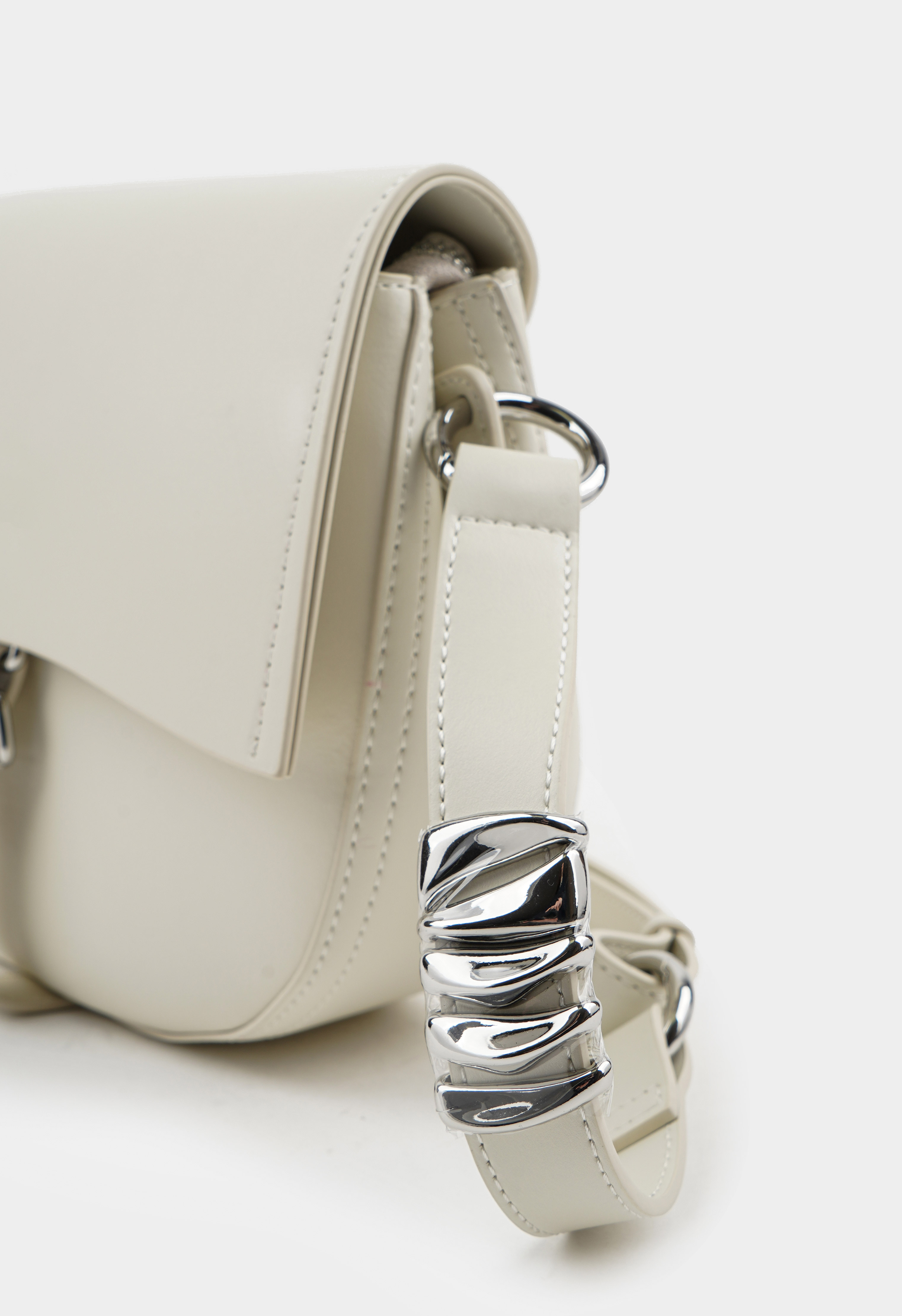 Клатчи Mario Berlucci Клатчи Mario Berlucci