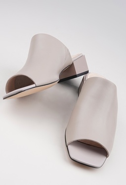 Босоножки на низком каблуке Mario Berlucci Босоножки на низком каблуке Mario Berlucci