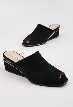 Mario Berluchi  Mario Berluchi