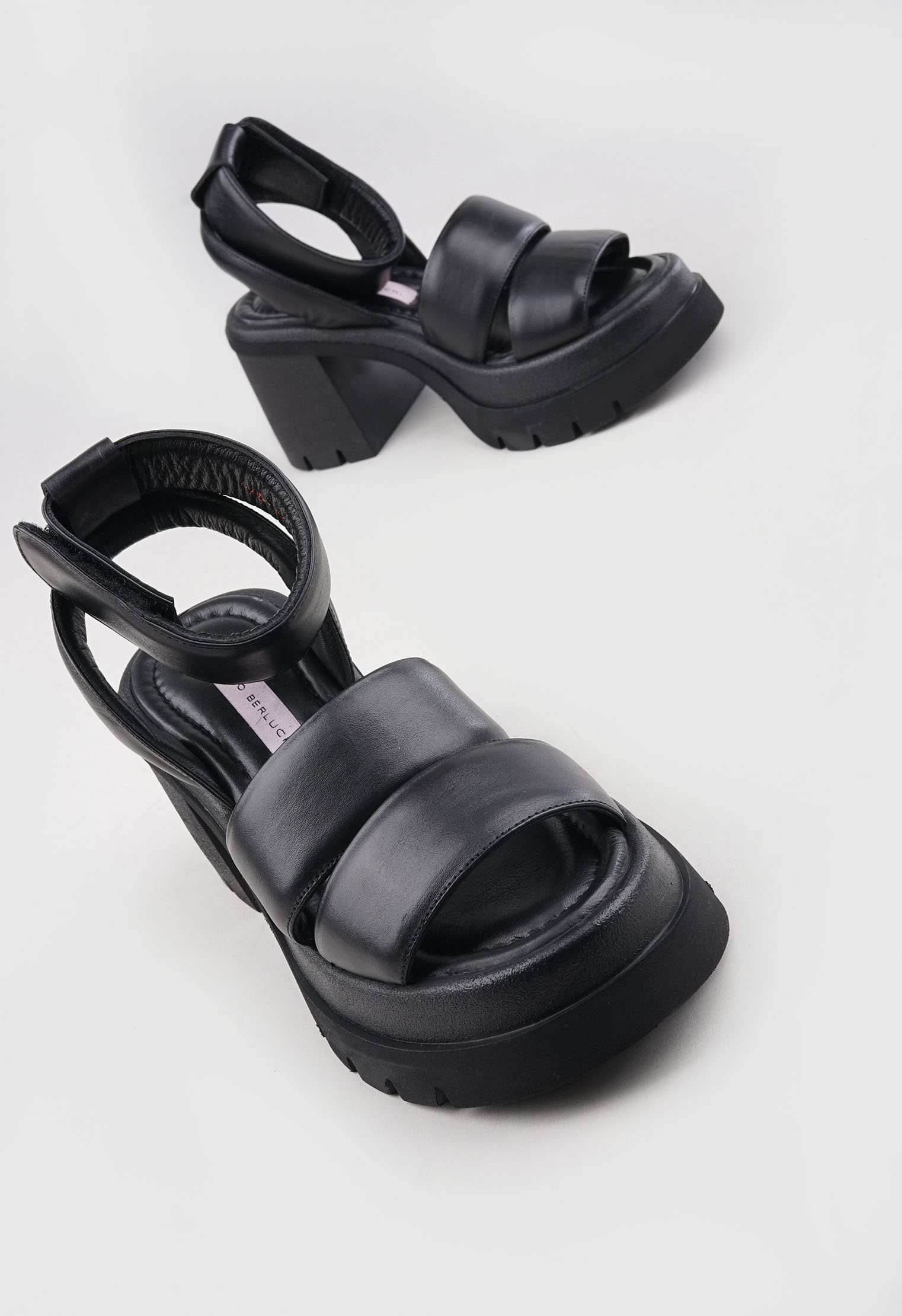 Босоножки на каблуке Mario Berluchi Босоножки на каблуке Mario Berluchi