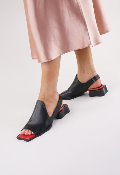 Босоножки на низком каблуке Mario Berlucci Босоножки на низком каблуке Mario Berlucci