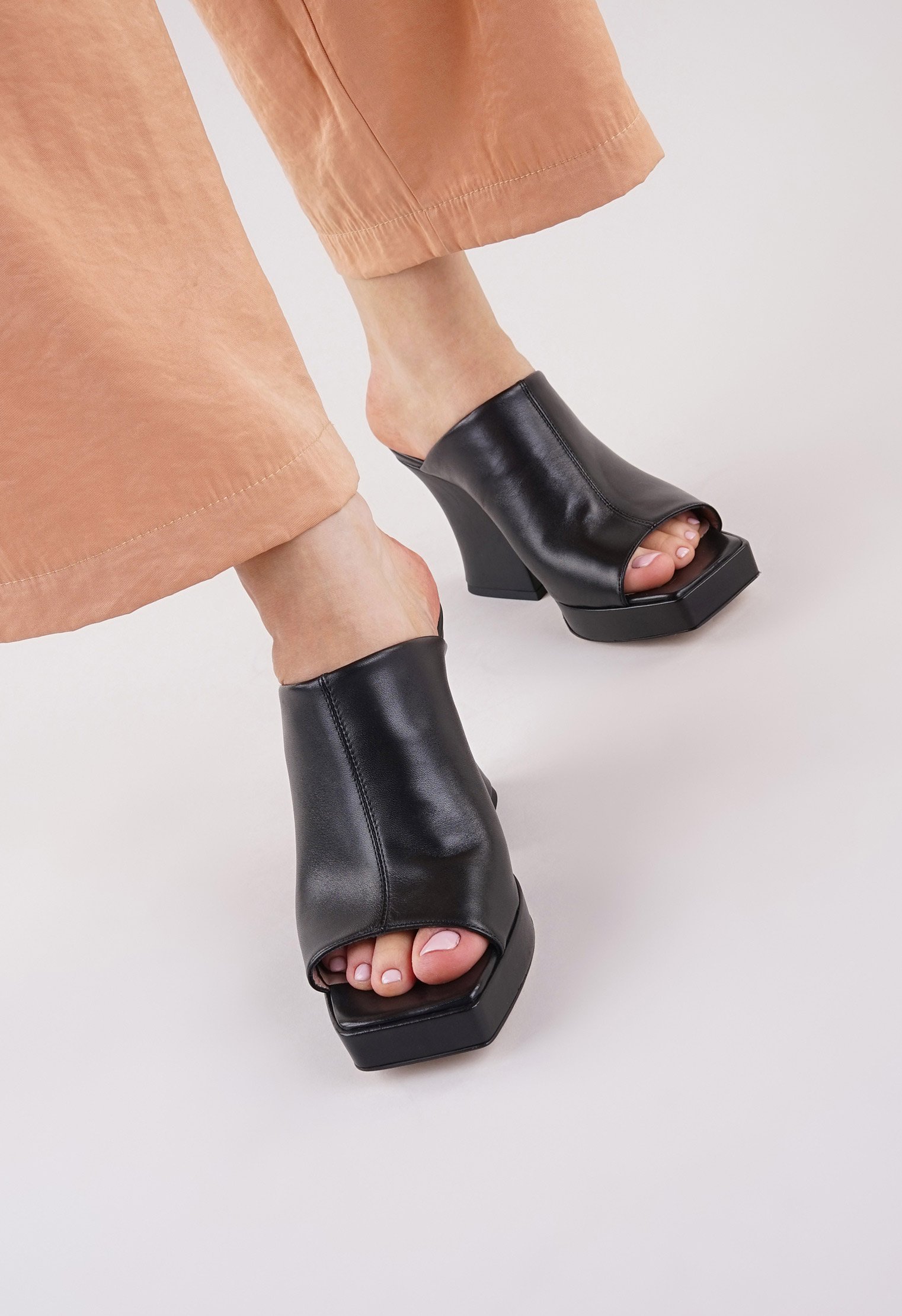 Сабо Mario Berlucci Сабо Mario Berlucci