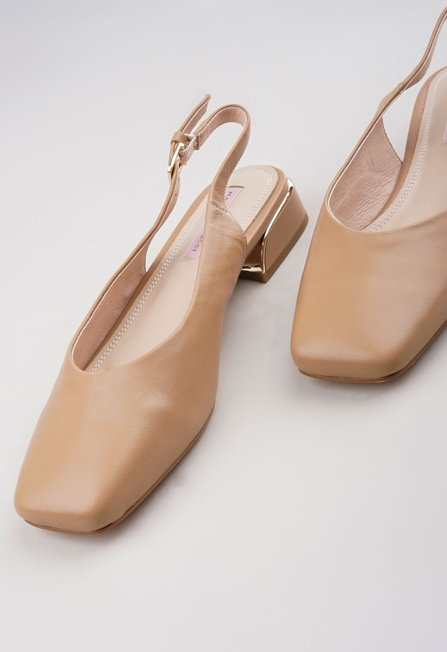 Туфли на низком каблуке Mario Berlucci Туфли на низком каблуке Mario Berlucci