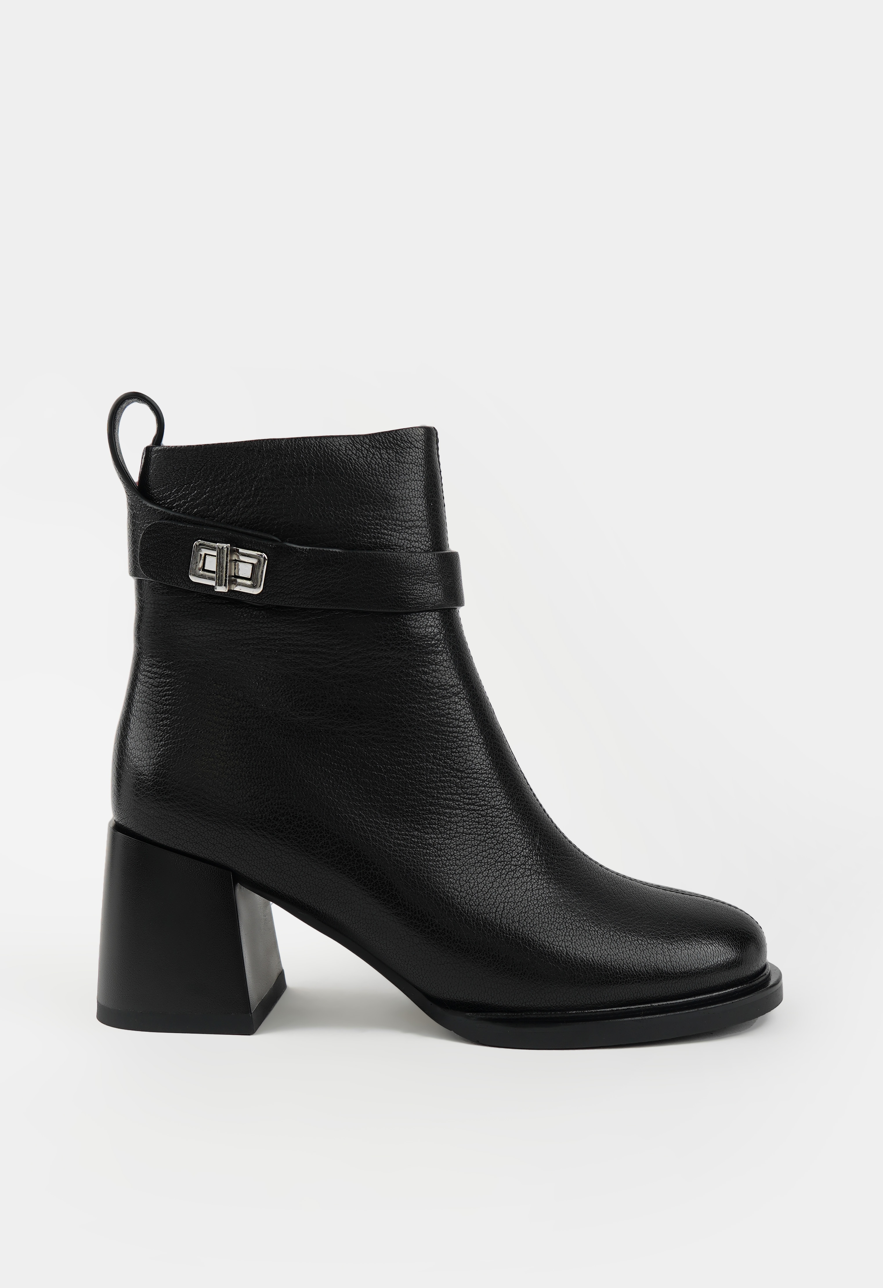 Mario Berlucci 3-H15-1