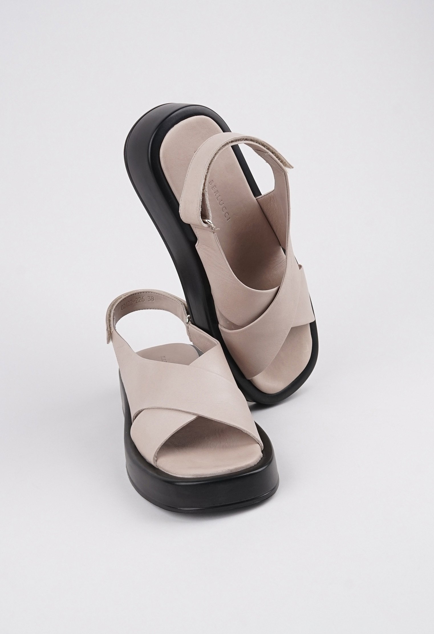 Сандалии Mario Berlucci Сандалии Mario Berlucci