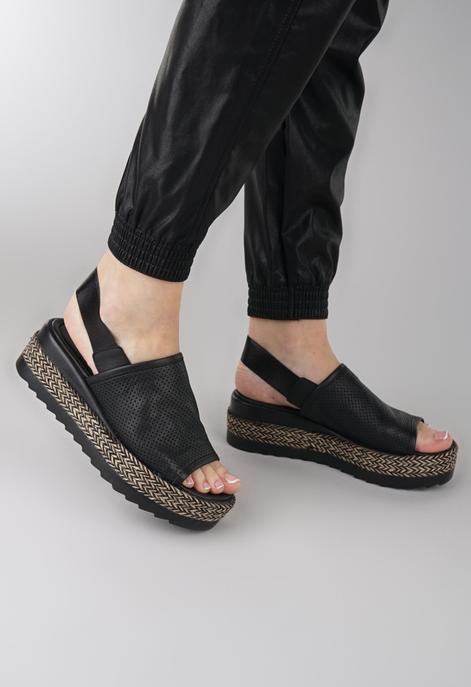 Босоножки на платформе Mario Berluchi Босоножки на платформе Mario Berluchi