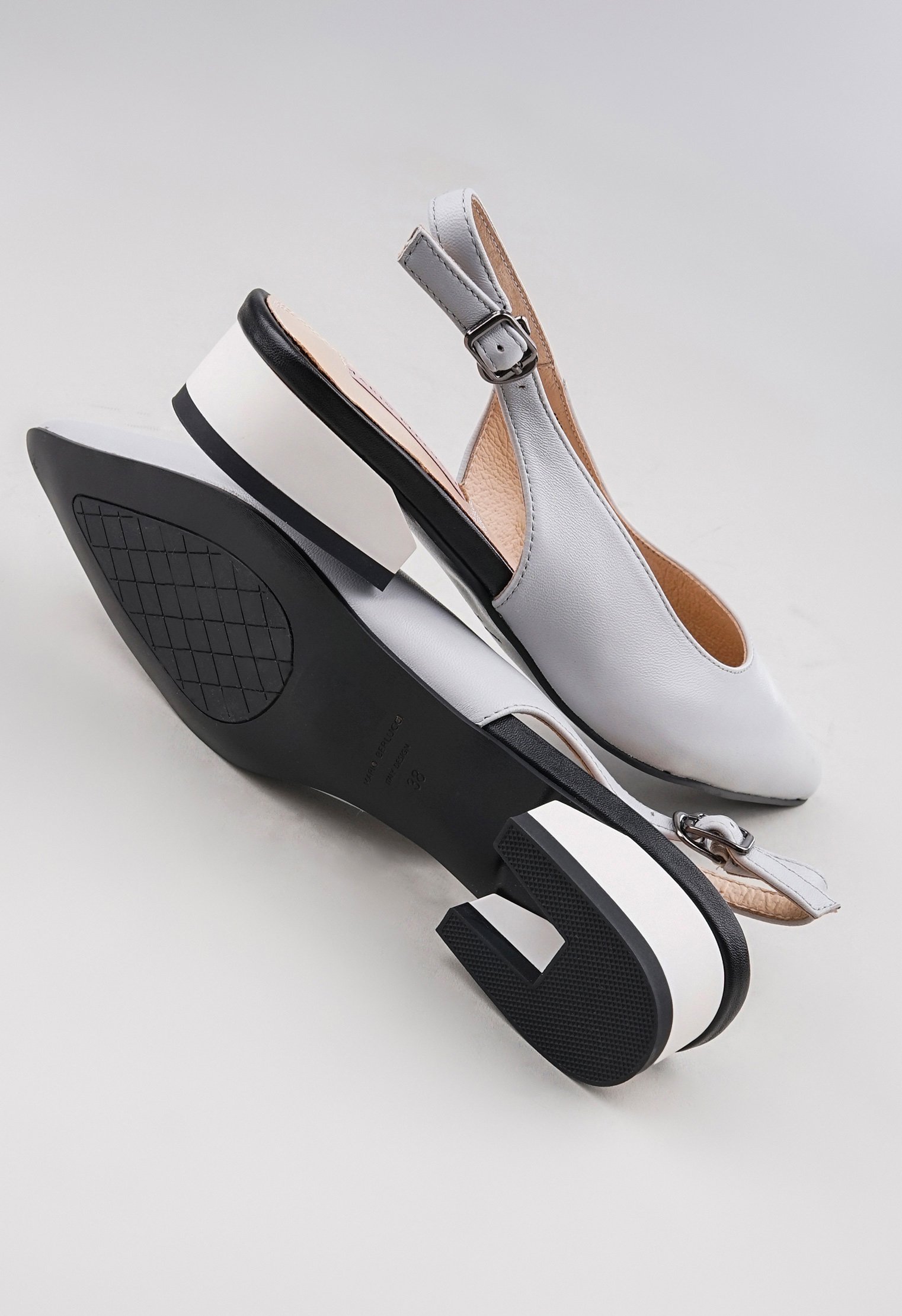 Туфли на низком каблуке Mario Berlucci Туфли на низком каблуке Mario Berlucci