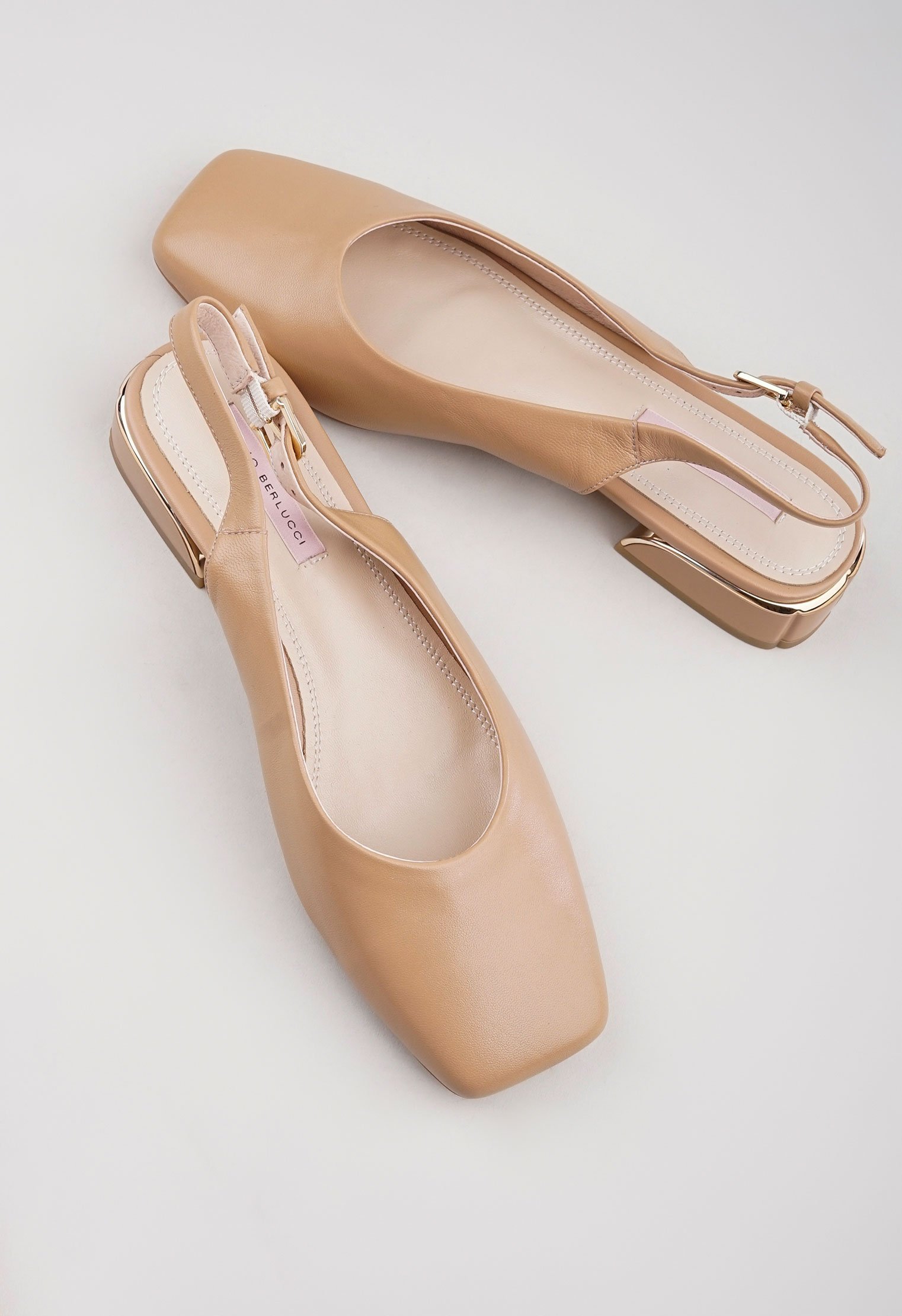 Туфли на низком каблуке Mario Berlucci Туфли на низком каблуке Mario Berlucci