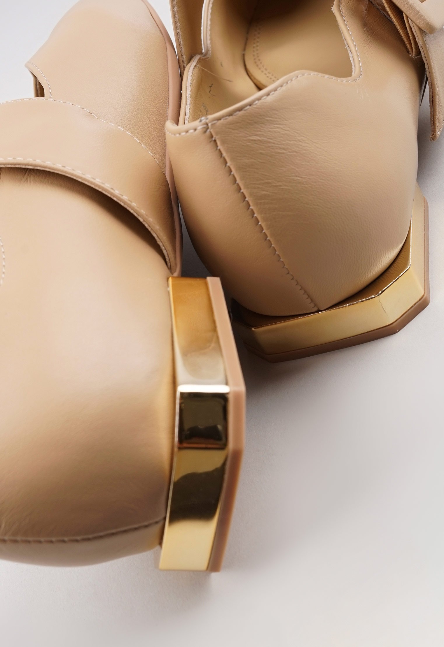 Туфли на низком каблуке Mario Berlucci Туфли на низком каблуке Mario Berlucci