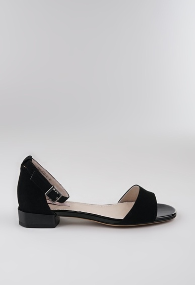 Босоножки на низком каблуке Mario Berlucci Босоножки на низком каблуке Mario Berlucci