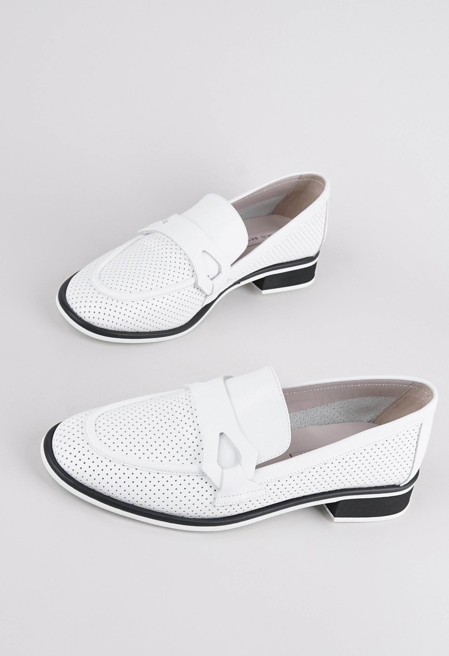 Туфли на низком каблуке Mario Berlucci Туфли на низком каблуке Mario Berlucci