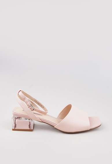 Босоножки на низком каблуке Mario Berlucci Босоножки на низком каблуке Mario Berlucci