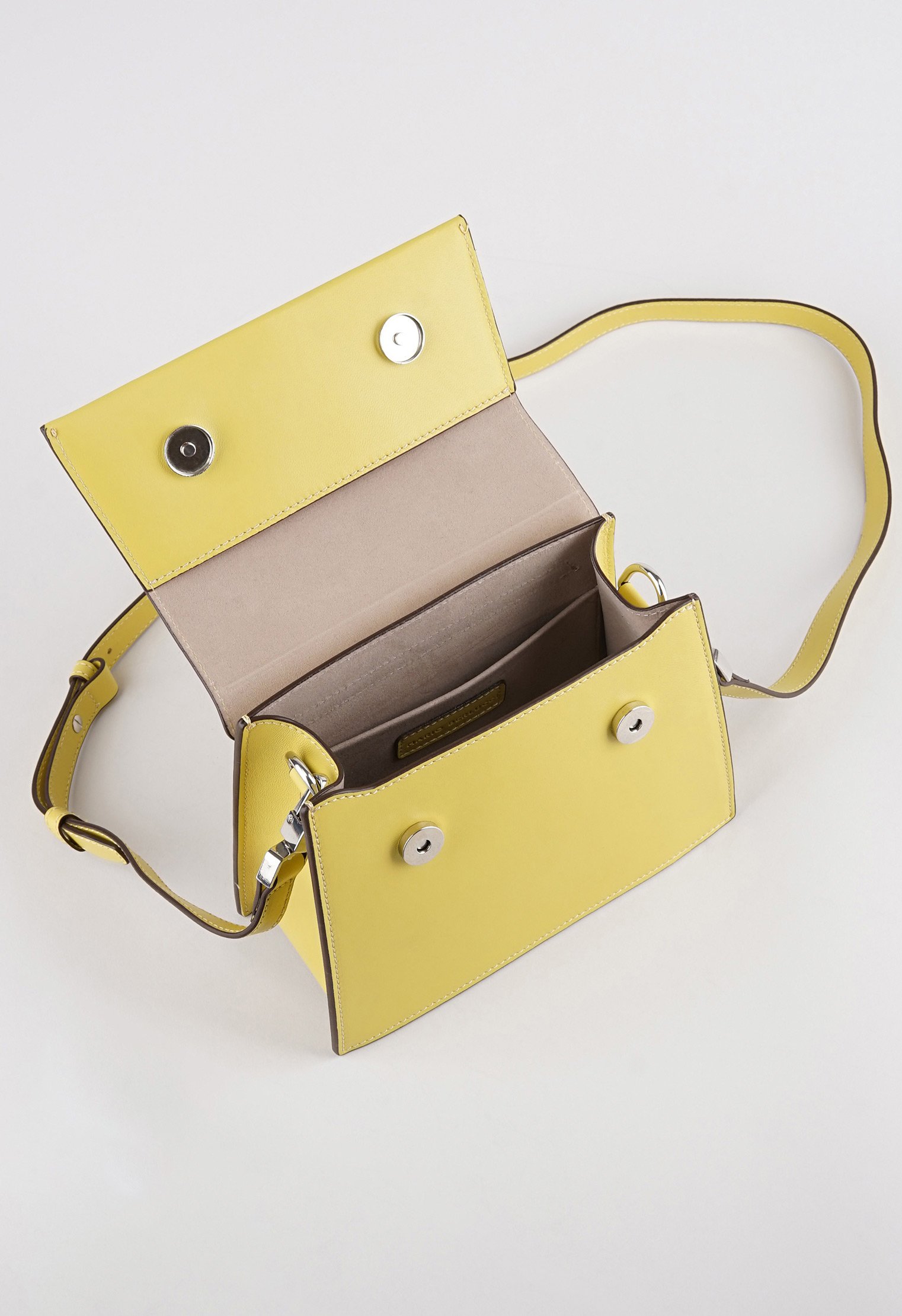 Сумки с ручками Mario Berlucci Сумки с ручками Mario Berlucci