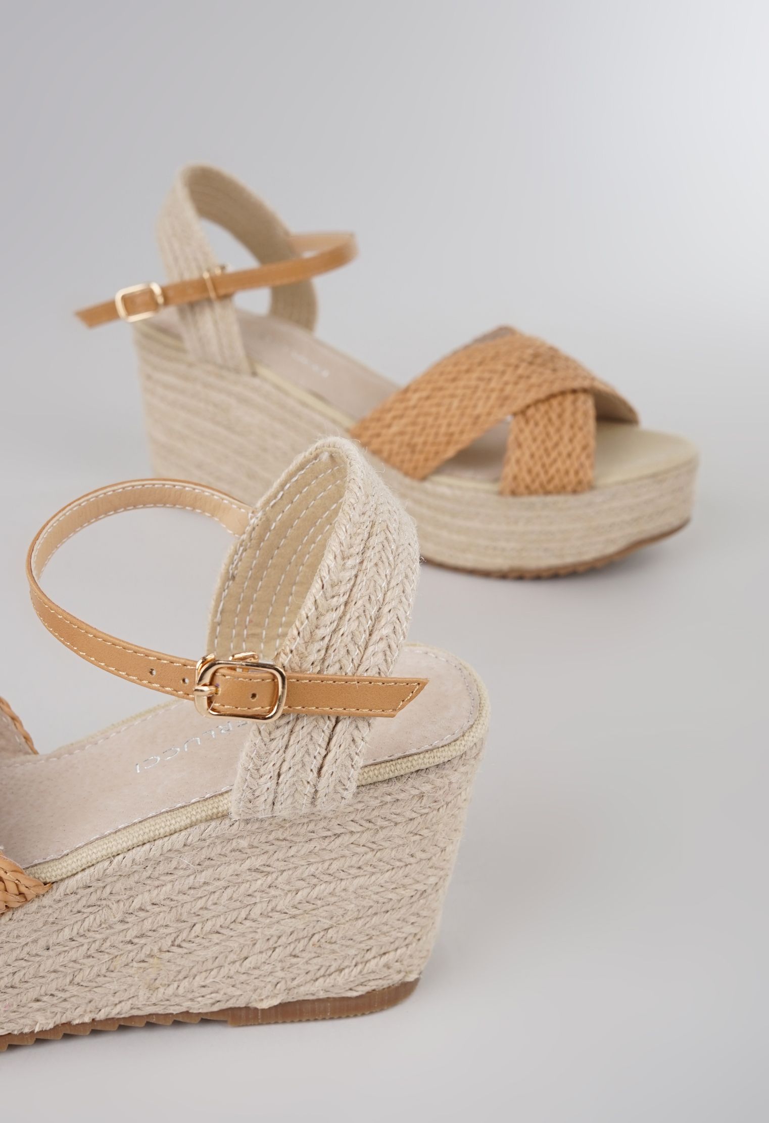 Босоножки на танкетке Mario Berlucci Босоножки на танкетке Mario Berlucci