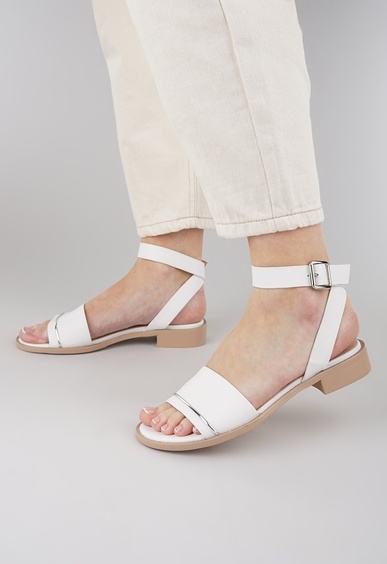 Босоножки на низком каблуке Mario Berlucci Босоножки на низком каблуке Mario Berlucci