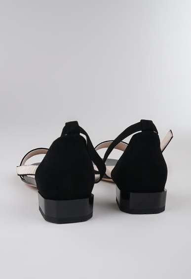 Босоножки на низком каблуке Mario Berlucci Босоножки на низком каблуке Mario Berlucci