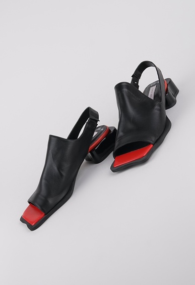 Босоножки на низком каблуке Mario Berlucci Босоножки на низком каблуке Mario Berlucci