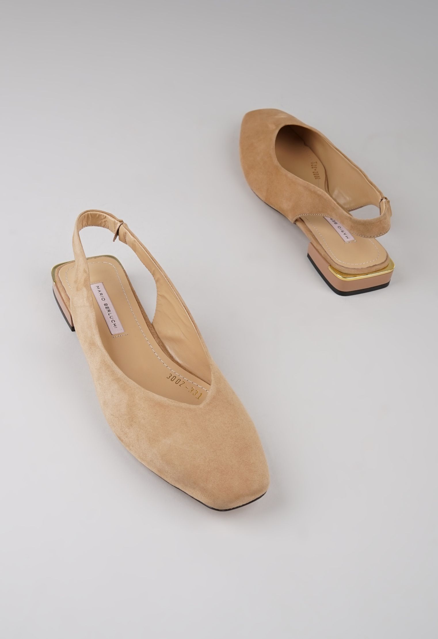 Туфли на низком каблуке Mario Berluchi Туфли на низком каблуке Mario Berluchi