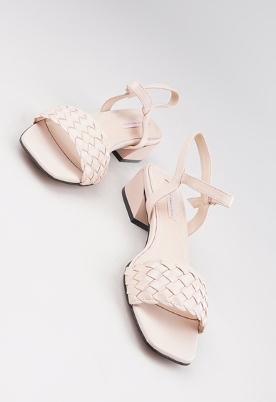 Босоножки на низком каблуке Mario Berlucci Босоножки на низком каблуке Mario Berlucci