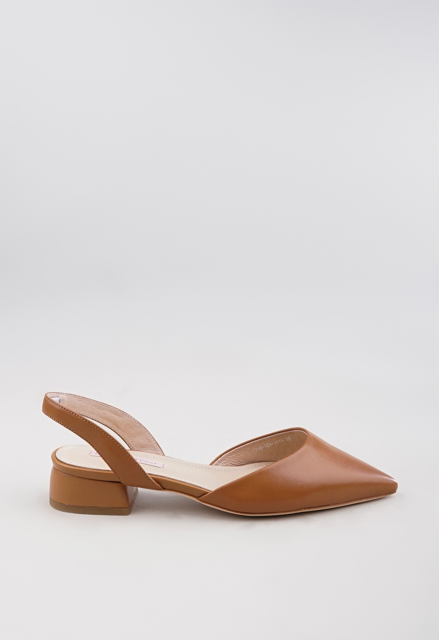 Туфли на низком каблуке Mario Berlucci Туфли на низком каблуке Mario Berlucci