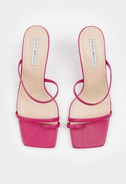 Босоножки на низком каблуке Mario Berlucci Босоножки на низком каблуке Mario Berlucci