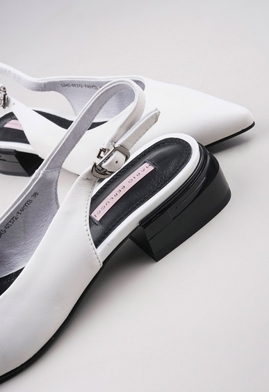 Туфли на низком каблуке Mario Berlucci Туфли на низком каблуке Mario Berlucci