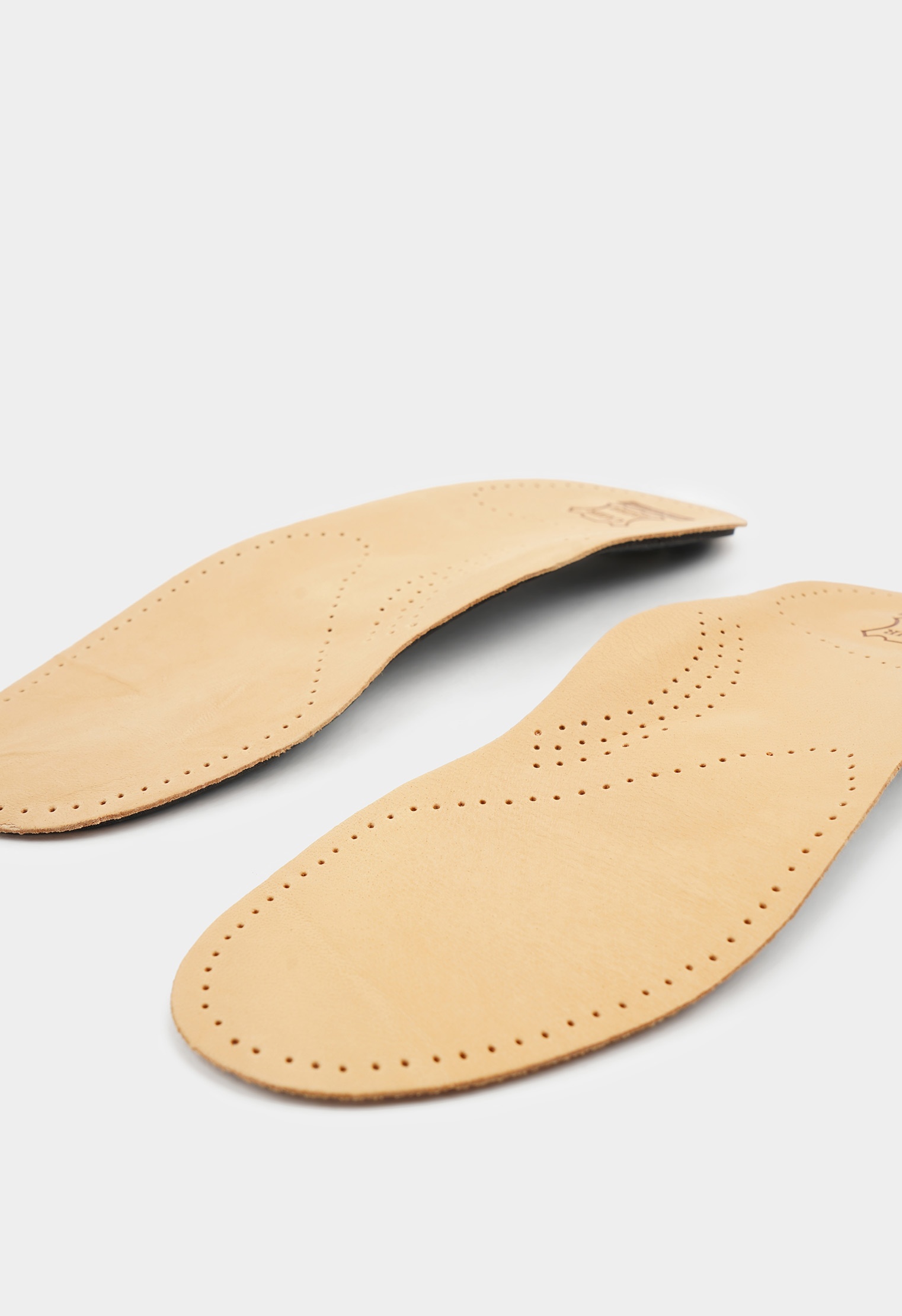 Стельки и вкладыши SAPHIR Стельки и вкладыши SAPHIR