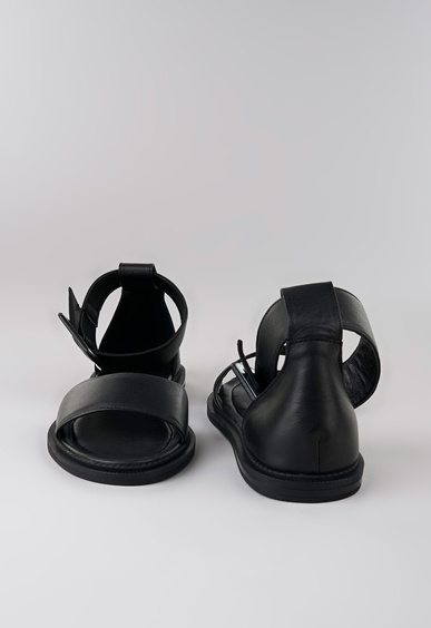 Босоножки на низком каблуке Mario Berluchi Босоножки на низком каблуке Mario Berluchi