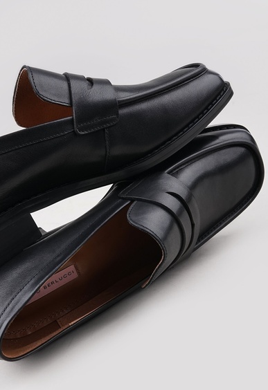 Туфли на низком каблуке Mario Berlucci Туфли на низком каблуке Mario Berlucci