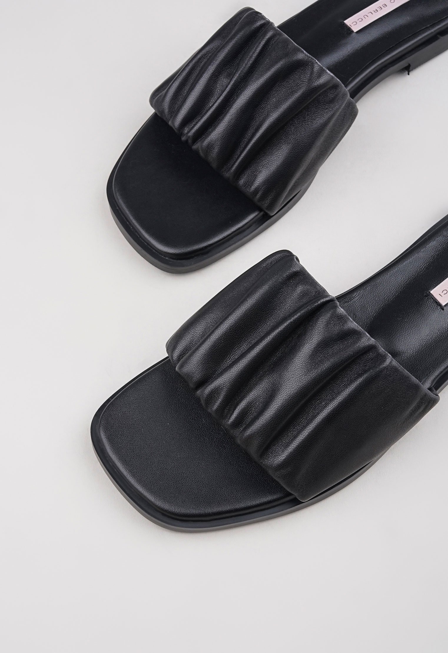 Пантолеты Mario Berlucci Пантолеты Mario Berlucci