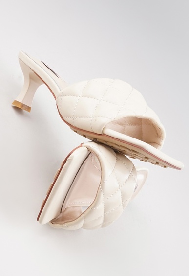 Босоножки на низком каблуке Mario Berlucci Босоножки на низком каблуке Mario Berlucci