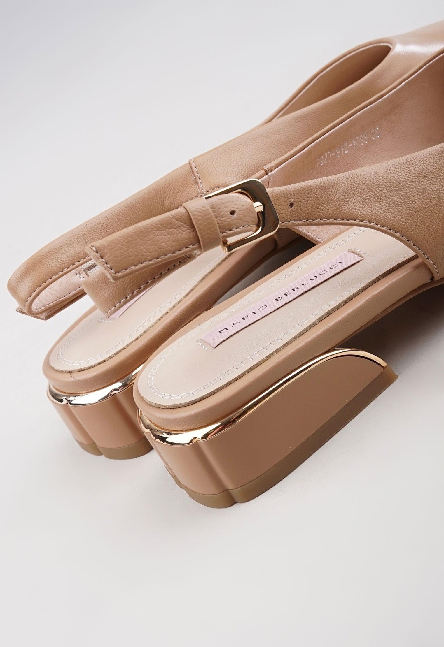 Туфли на низком каблуке Mario Berlucci Туфли на низком каблуке Mario Berlucci