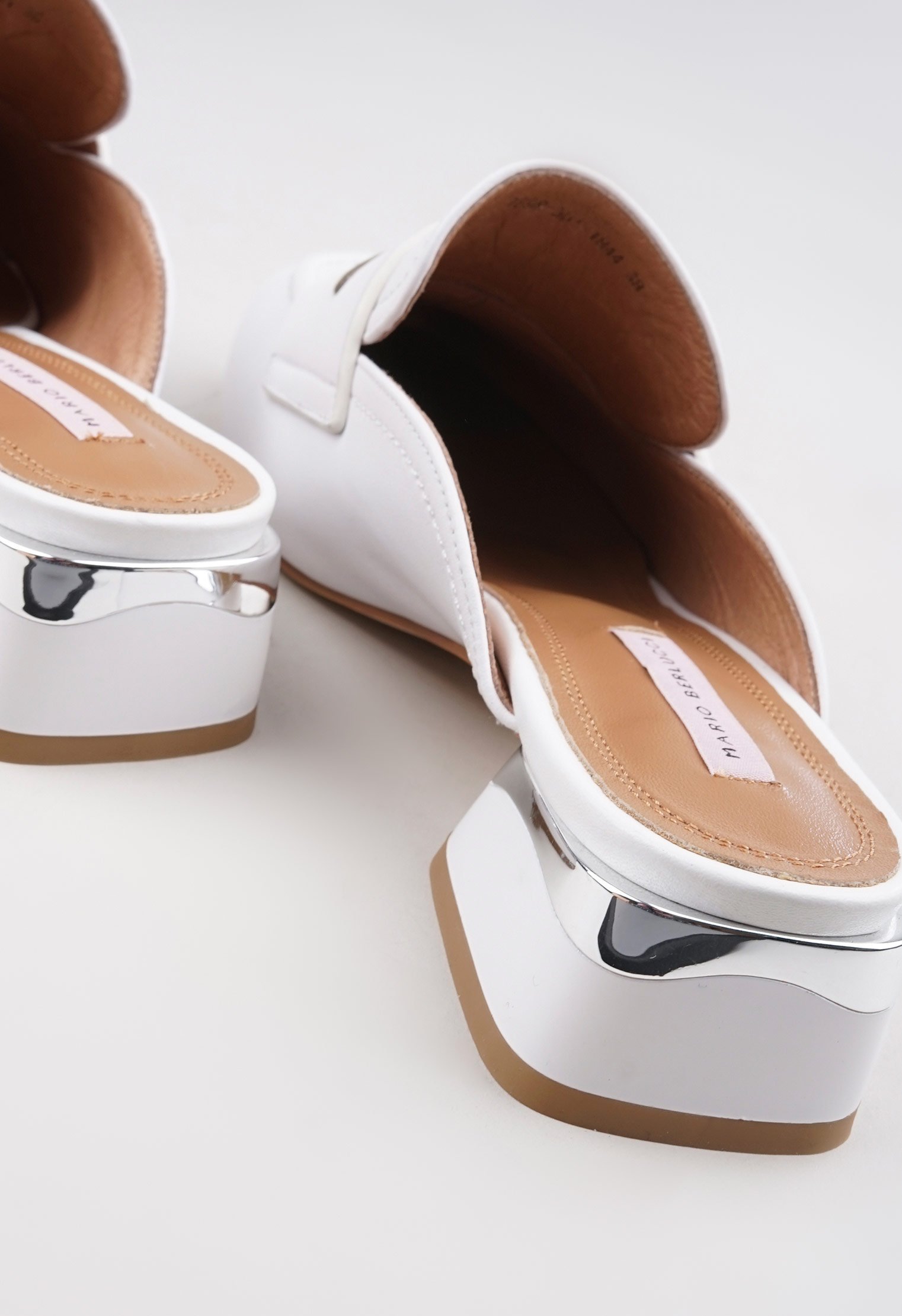 Туфли на низком каблуке Mario Berlucci Туфли на низком каблуке Mario Berlucci