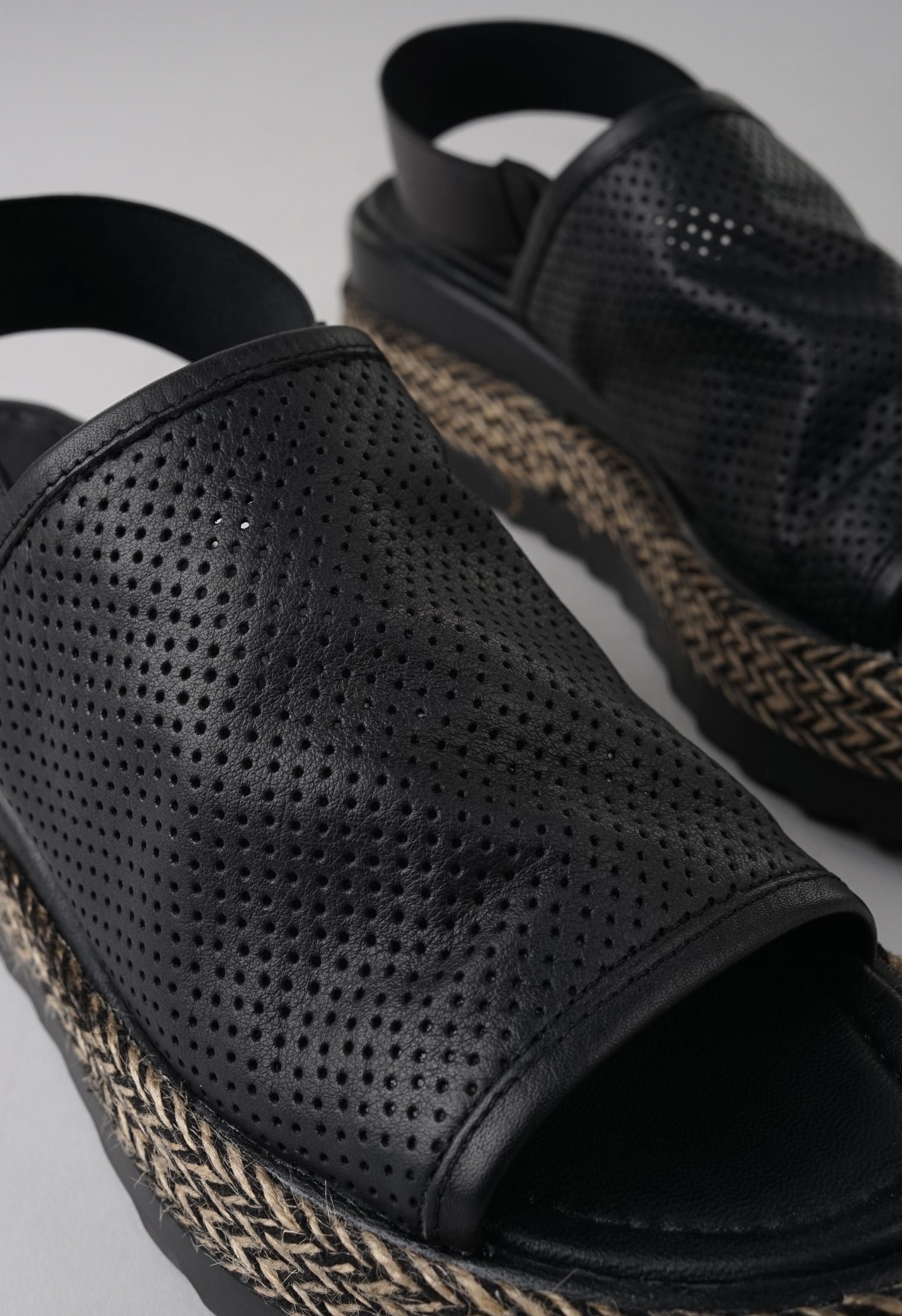 Босоножки на платформе Mario Berluchi Босоножки на платформе Mario Berluchi