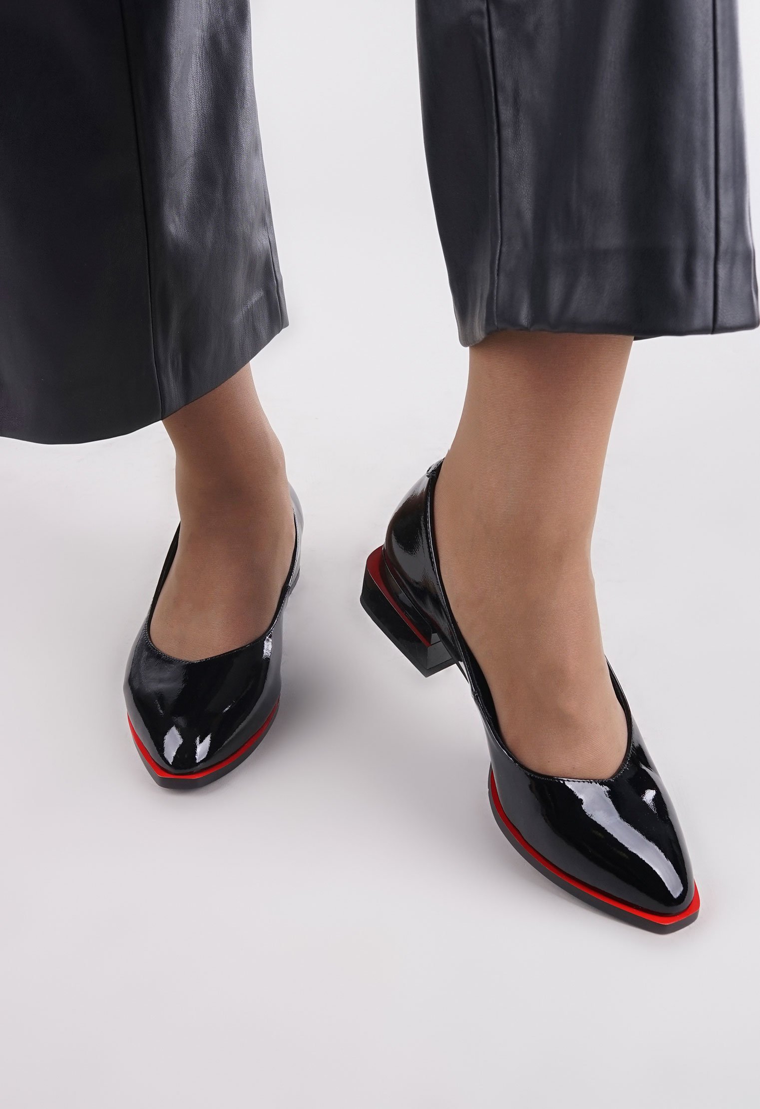 Туфли на низком каблуке Mario Berlucci Туфли на низком каблуке Mario Berlucci