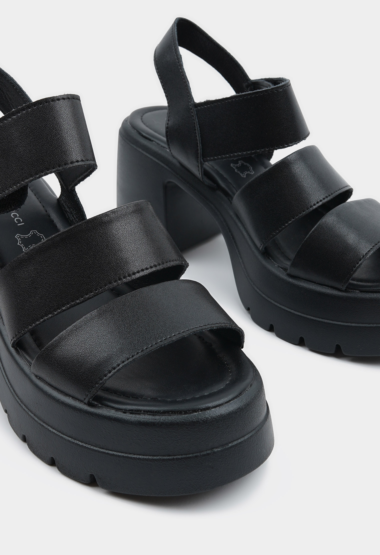 Босоножки на каблуке Mario Berlucci Босоножки на каблуке Mario Berlucci