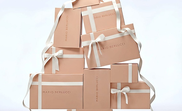 Обувь, украшения, кожа: короткий гид по подаркам для близких