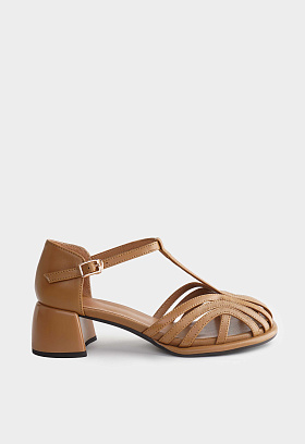 Коричневый