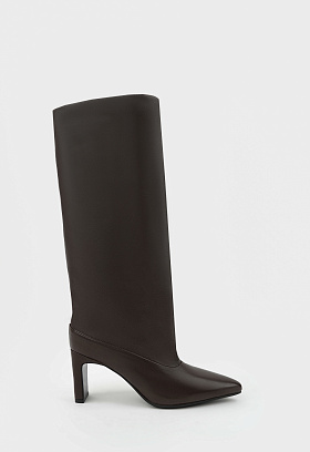 Коричневый