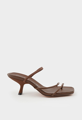 Коричневый